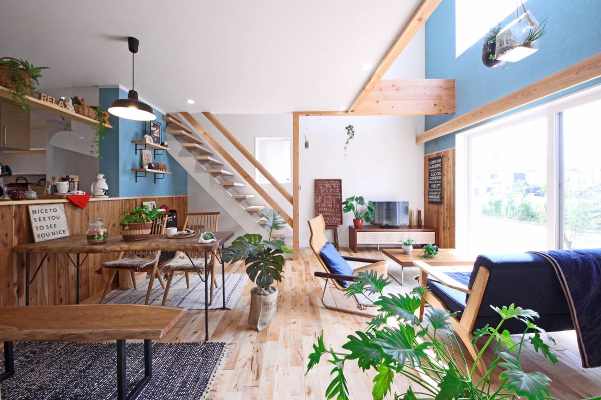 Scandinavian living room strategic blue walls
