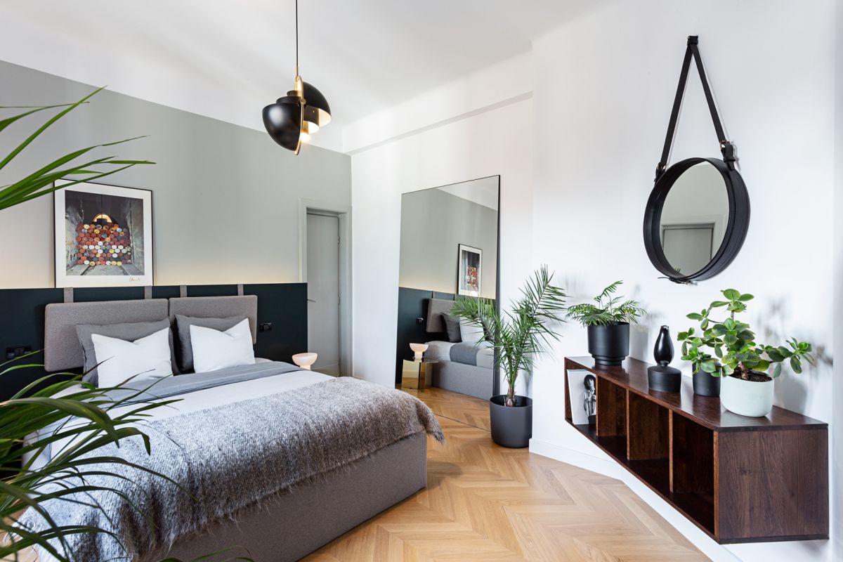 Originally, the apartment was divided into two main volumes, the master bedroom being one of the primary spaces