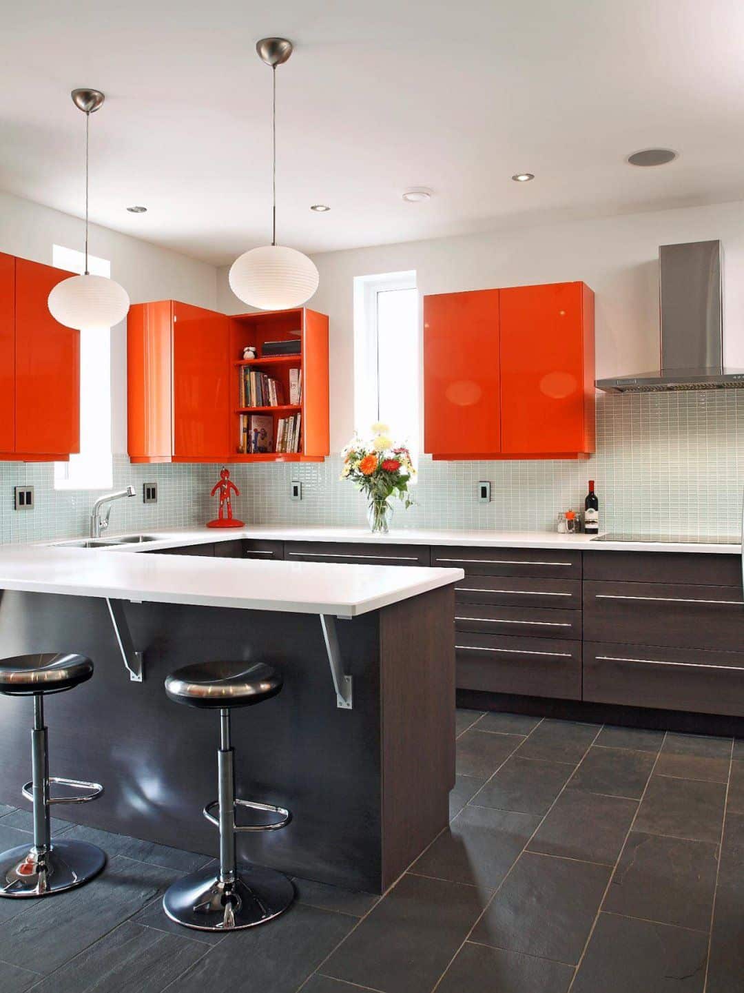 warm orange kitchen  Brighten Up Your Home With An Orange Kitchen