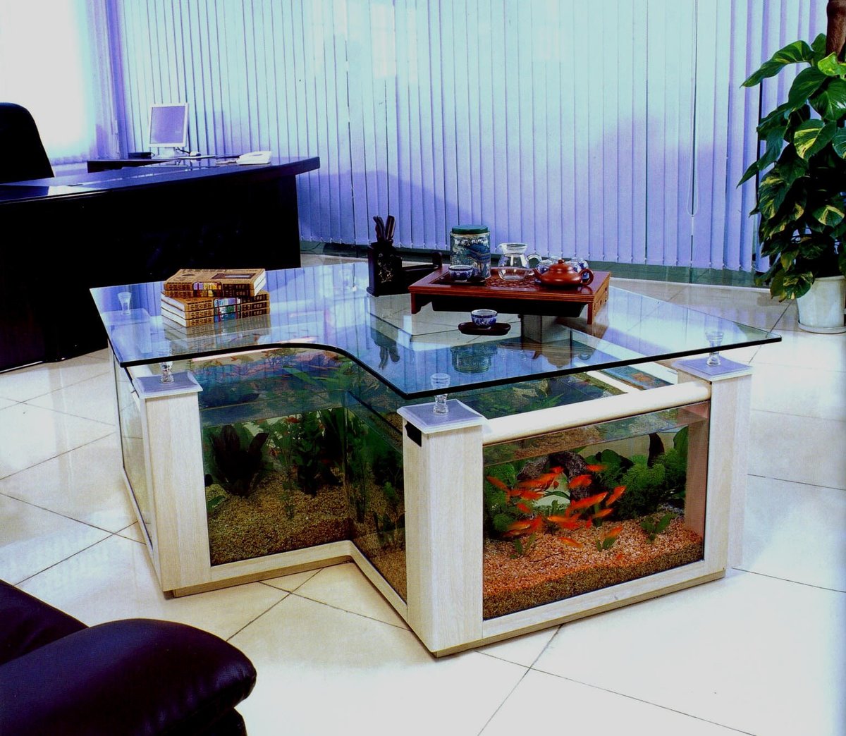 аквариум в столе