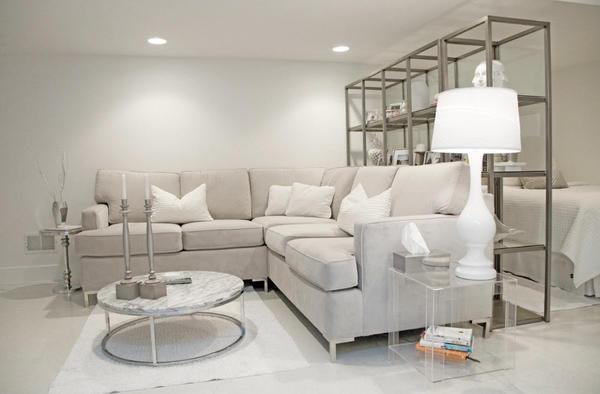 Подбирая красивый диван для гостевой комнаты, специалисты рекомендуют обращать внимание на его функциональность