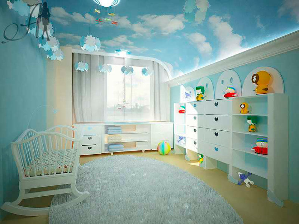 Прекрасным вариантом для украшения спальной комнаты станет натяжной потолок с изображением красивого неба