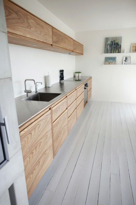бело деревянная кухня