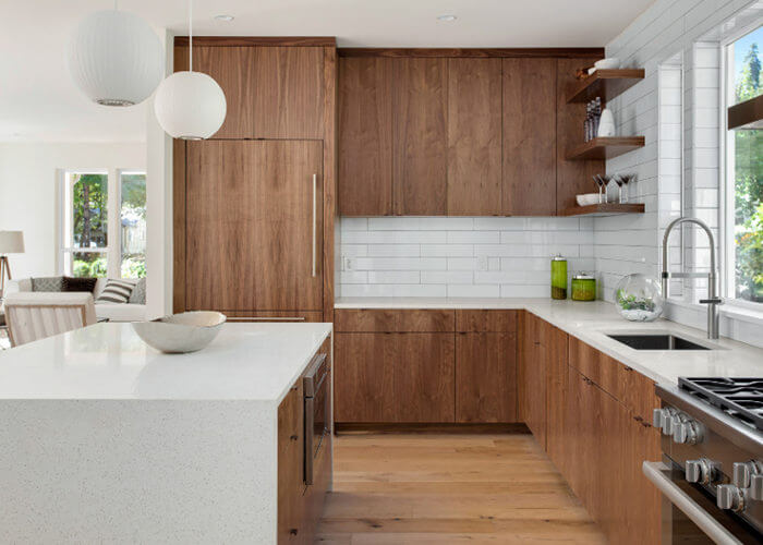 бело деревянная кухня