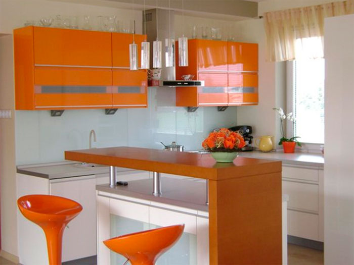 Оранжевый фартук. Кухонный гарнитур оранжевый. Оранжевая кухня. Кухня в оранжевых тонах. Оранжевая кухня в интерьере.