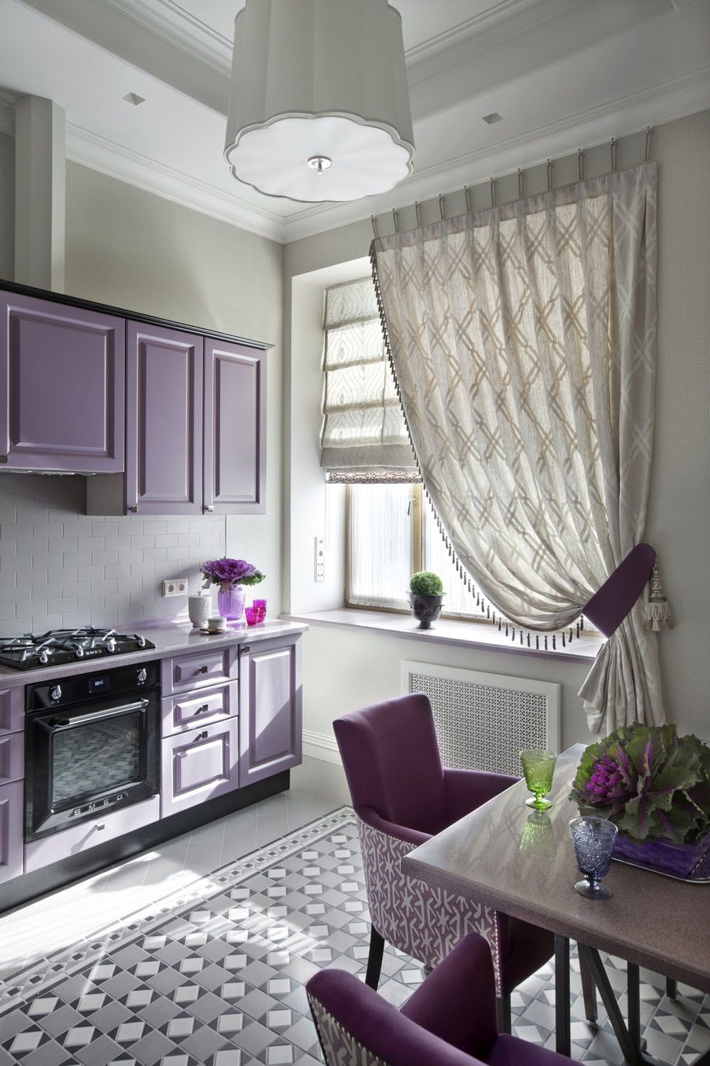 серо-фиолетовый дизайн кухни