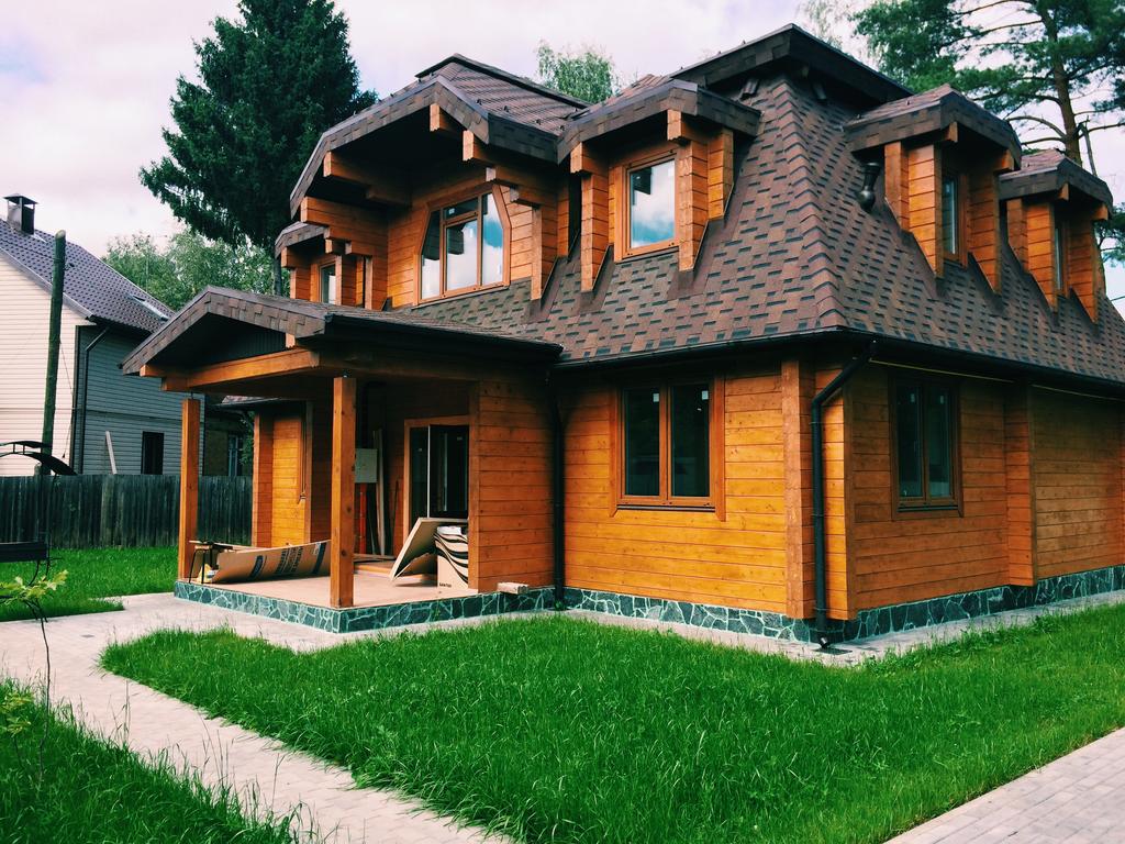 шикарный деревянный дом