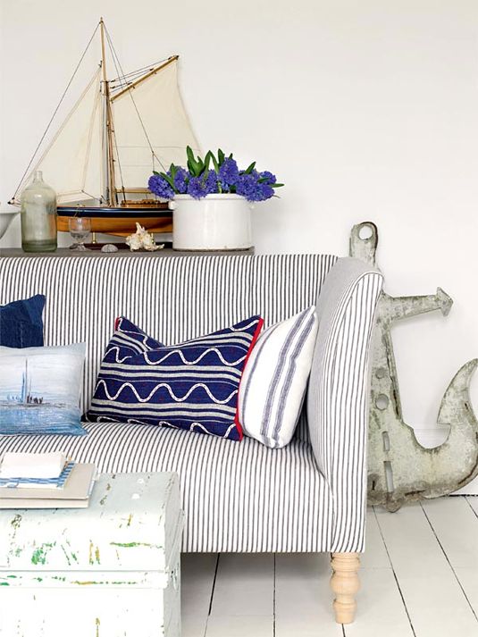 Интерьер дивана в морском стиле